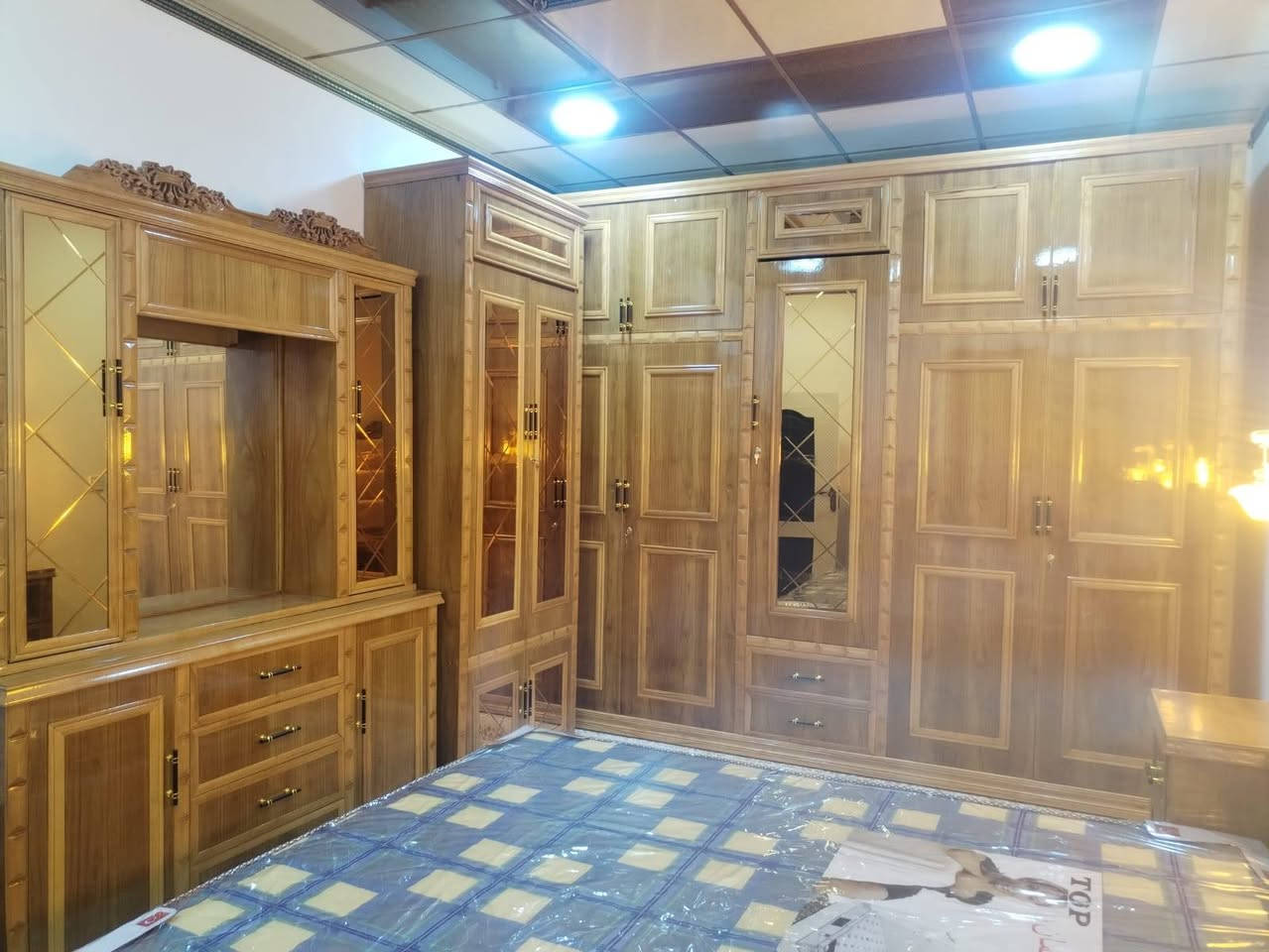 جميع انواع غرف النوم الصاج (نقدا) و (بالتقسيط) على 18 شهر بدون مقدمة
العنوان الموصل الجانب الايمن الصناعة القديمة اليابسات مقابل إعدادية الجزيره 

يوجد فصال حسب الطلب

المشمولين بالاقساط  مصرف الرافدين حاملي بطاقة الماستر كارد

التسديد يكون يدوي او الكتروني على رغبه الزبون (***********) الواتساب
