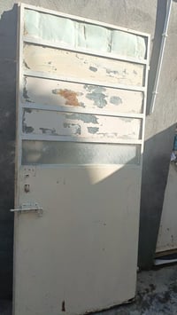 باب حديد • ٢م×١م • حديثه الحجريه