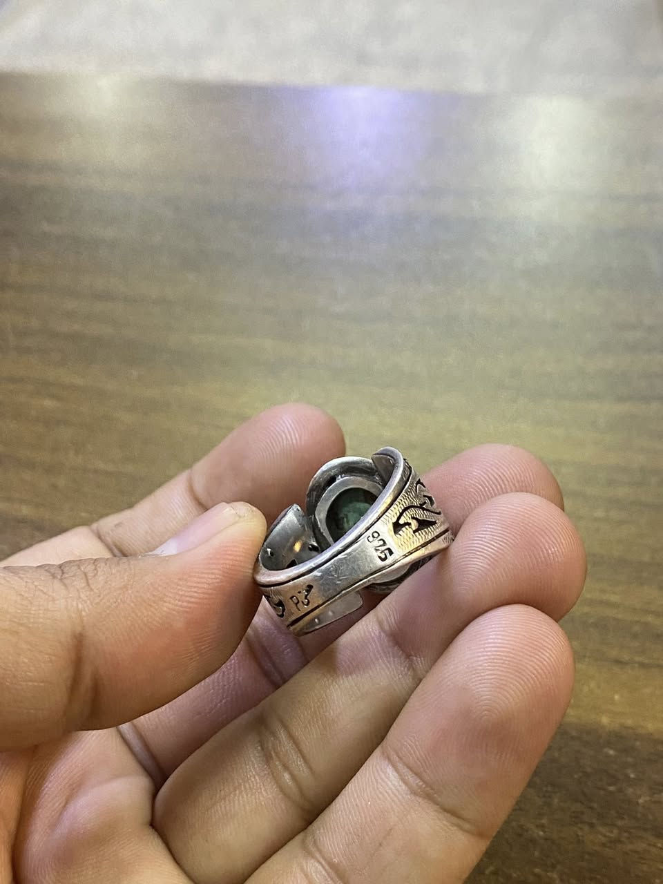 فيروزي نيشابوري تفاحيه
واضحه كل تفاصيله 

عنواني بغداد  حي اور 
***********
