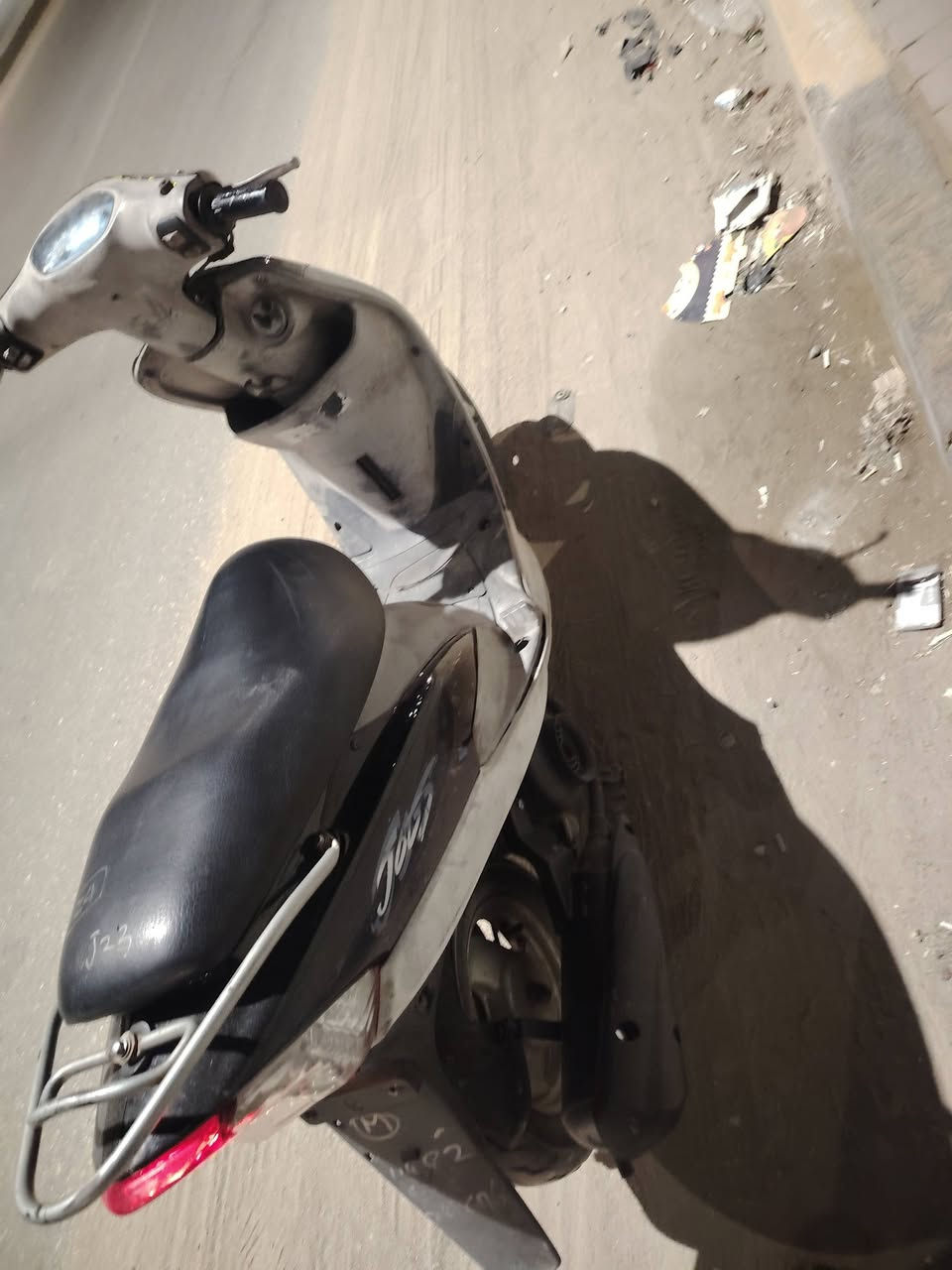 سلام عليكم شباب ماكس منغولي للبيع توه طالعه صارله سبوع توازي على بيعته مكفول كفاله عامه سعر ٨٥٠ وبيه مجال عنوان سماوه ***********
