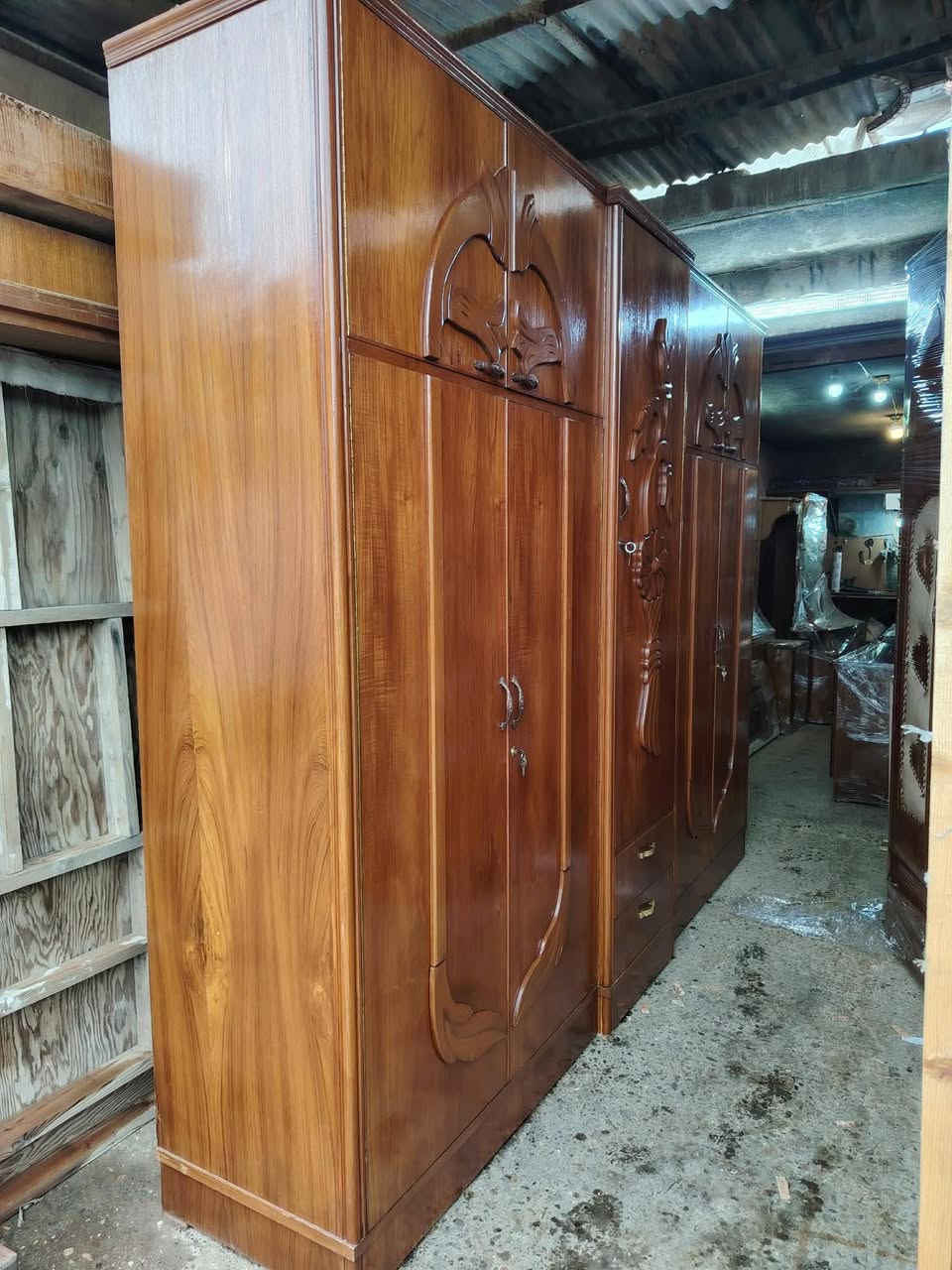 محلات ابوانس المتيوتي باب جديد قرب نادي الفتوى السعر 850رقم ***********
