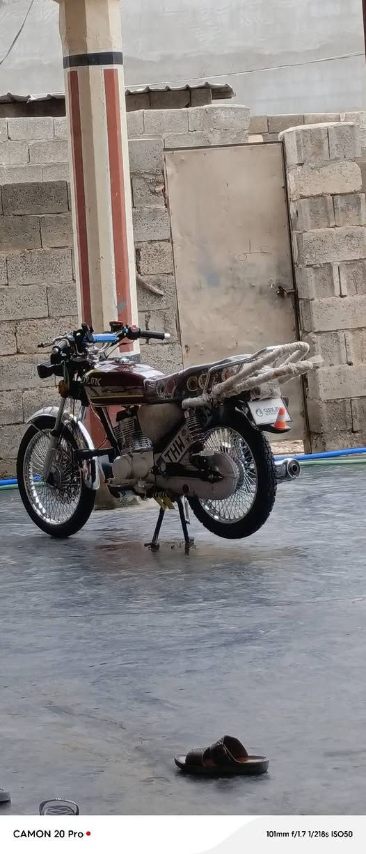 دراجه البيع موديل 25دراجه نضيفه مامتعوبه مكفوله كفاله عامه رقمك ***********
