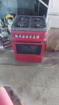 ٢ كراسي جلد • طباخ ٤ اعيون • مكنسه كهربائية