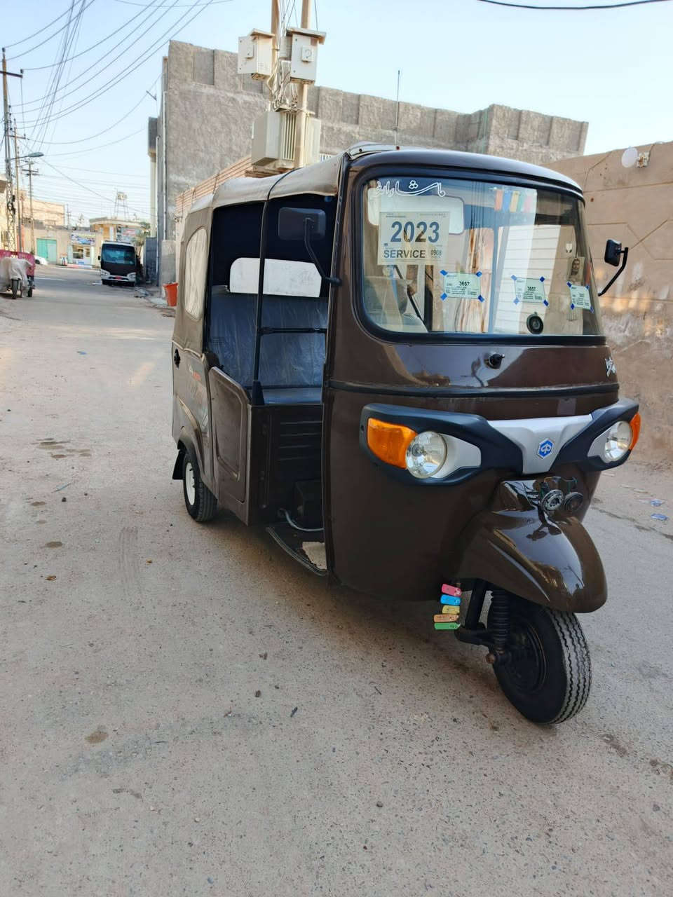 السلام عليكم تكتك بياجو للبيع مديل 23 محرك محور تي بي اس  ما مفتوح بي برقي واحد ولبدي تجي تشوفه شوفت عينك ولسعر 6 ونص وبيها مجال كلش قليل للشراي العنوان البصرة شط العرب***********
