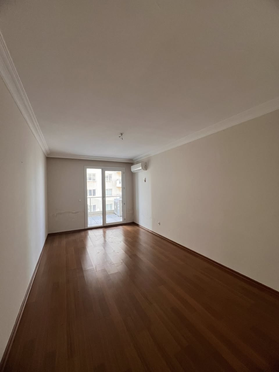 #شقة #للايجار  بعمارة بلص لايف
طريق مجدي مول3+1 خدمات 24
ساعة ماء وكهرباء وسيكوريتى
‏‎للاتصال والاستفسار 
‏‎‏‎فايبر + واتس اب
***********
***********
***********
‏‎شركة باغى لاوان
