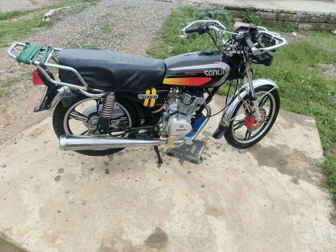 سلام عليكم ماطور للبيع أو مراوس سونك 23محرك مفتوح بس ولفات وزن ثقيل ابو الدرع طخم تواير جدد كهربائي كلها شغاله محرك شرط صافي شلعه ومعدل فول ربع ماتصرف إلي السعر550وبي مجال حك جيتك مكاني جنوب الموصل القياره قريت ارفيله


**إذا كنت صاحب هذا الإعلان وتريد حذفه لأي سبب، رجاءا أرسل رسالة إلى الدعم الفني**