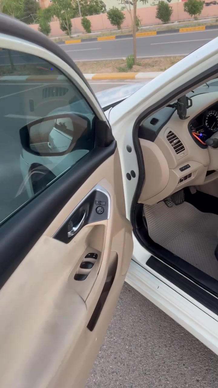nisan altima
2015 مانگ 10
$57
***********
فرۆشتن و ئاڵووگۆڕ 
نیسان التیما 2015براوەێ دووبەی
سەقف کەڤەر بەشەرت 
کۆدم بۆ کردە کۆدەکەی بە ناو خۆمەوەیە 
سەیارەکە لۆک لۆکە خەلیجە
گیرۆ مەکینەی نەکراوەتەوە بەشەرت
پیشو پشتی کامڵ تۆند کراوەتەوە 
مواسەفات S
              بەسمە 
         ئەیبیس
ناوزەرد
   4جام کارەبا
ئاوینە شەفت ئاوینە ئەتۆ
بریکی مەزبوت
کامڵ جوان کاری 
          کارەبای هەمۆی مەزبوت
تەبرید لەگەڵ سویج 
پیشۆ پشتی کەپسە یک لی دراوی نیە
4تای ڵۆک لۆک
کوشن کارەبای 
 ‌                                بلوتوز 
                                 سۆکان ڤویلۆم 
زۆر موسەفاتی تر سەیارە کە ماڵی دوستە
زانیاری زیاتر 
سەعری57گەلاو مەحامەڵە
ژم***********
