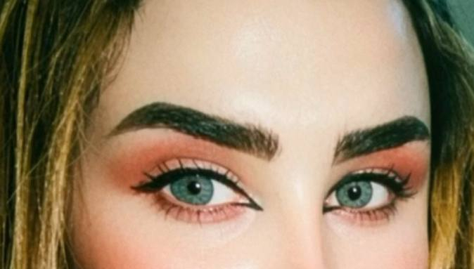 صالون كوين 👑
مكياج مدعوه 😍
مكياج مع رموش +ويفي +بودره جسم +هديه اظافر فقططط ب٢٠😁
وعندي فساتين حفلات اطلعج من صالون عروس مومدعوه 💃💃
#العنوان/شارع النفط بلبدايه قرب صيدليه البستان 
📞***********

