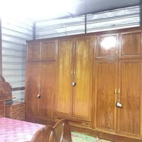 غرفه اخشاب للبيع ست ابواب ملحق صاج نضيف نقص زاويه مثل مموضح بصوره السع...