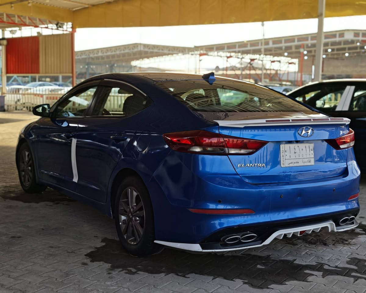 سلام عليكم
النترا 2017 وارد امريكي 
مكينة 2000 دوش كير ايتي 
داخله كلين بدون حادث 
هنا بالعراق صار بيها صبغ 3
نص الجاملغ الخلفي وبابين
 قطع بدون دواخل ولا ضربه 
بجم كبس ما ملعوب بي 
السيارة مواصفات معروفه
شاشه كامرة تحكم ستيرن 
3 انضمة قيادة ويل كب 
تبريد شغال حدادية 100% 
كير ومكينة جاهزات 
رقم قادسية تحويل مضمون 

السعر 110 وبيها مجال بسيط
مكاني نجف ***********
