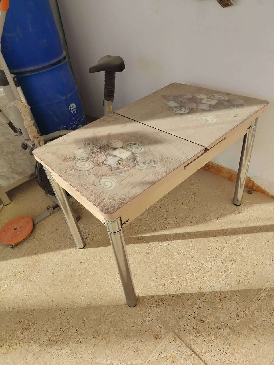 براد ب ٥٠ ثلج بلادي 
مجمدة صغيرة ب ٢٥٠  بلادي الجديدة مالتها ب ٥٠٠ 
مجمدة كبيرة اخت جديدة ب ٤٥٠ الجديدة ب ٩٠٠ 
ميز كعام نضيف جدا ب ٣٥ قفل 
جهاز اوبتكال ب ١٠٠ قفل 
مكيف جنرال ياباني ب ٢٠٠ بلادي ممصلح تبريد ثلج 
مكيف نشنال ياباني بلادي ممصلح ب ٢٠٠ ثلج 
مرجوحة اطفال جديدة ب ٥٠ 
شمسية ثقيلة الجديدة ب ٣٥٠ سعرها ٧٥ قفل وموصلة ٥٠ 
ومكيف كوري هاي كول اخو جديد ب ٢٢٥ ثلج فقط تبريد 
مكانها عنه مجاور سنتر العائلة 
*********** 
الاسعار غير قابلة للتفاوض وشكرا
