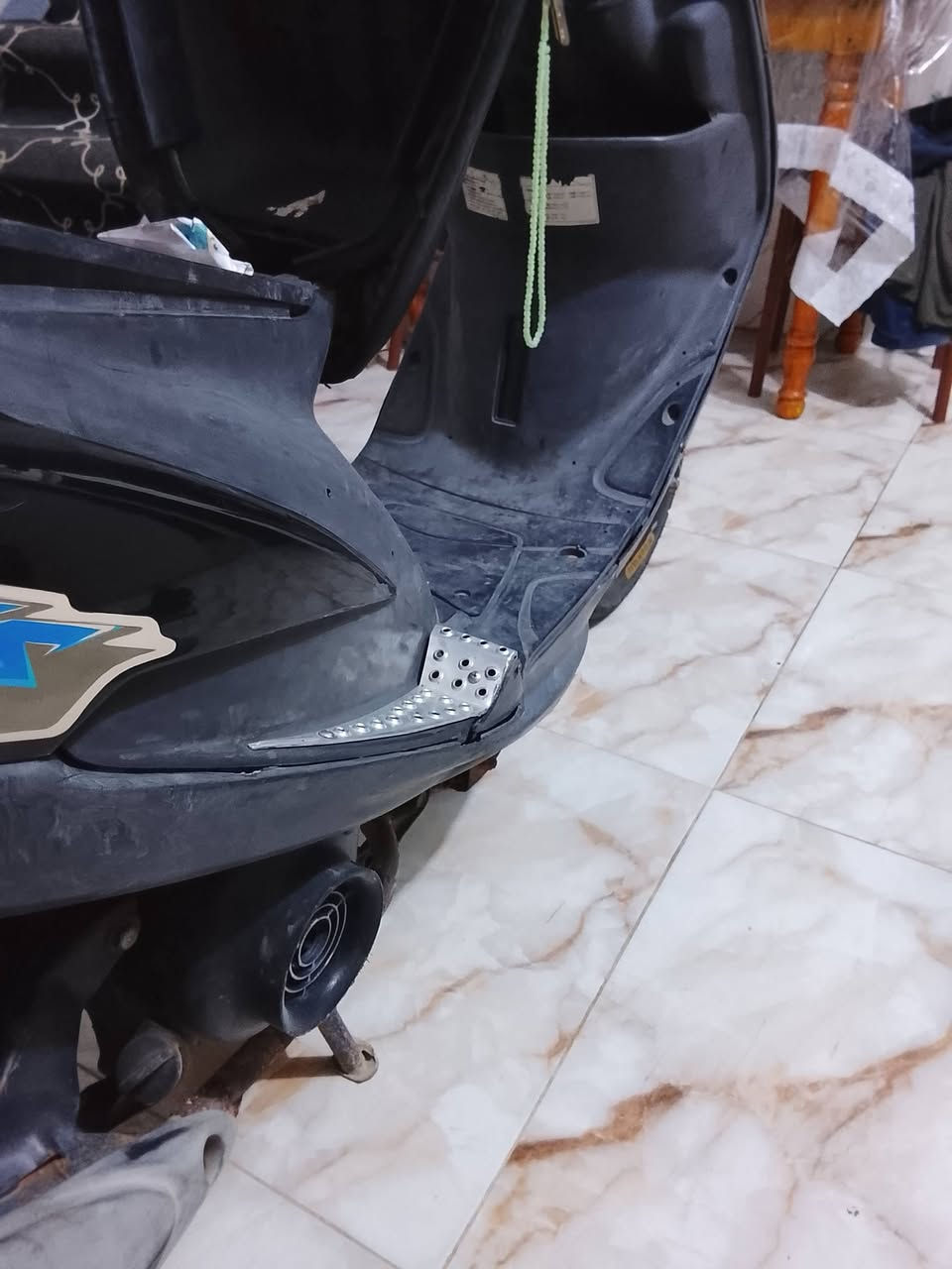 ماكس عدله للبيع شراي اتصل *********** وتساب 
العنوان بغداد شارع حيفا 
السعر 575 وبيها مجال
