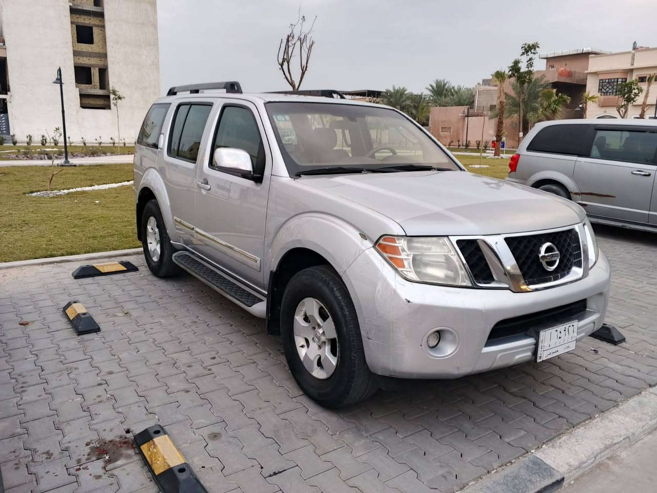 2009 خليجي 
LE فول مواصفات كلش للخير
تحكم ستيرن 
بصمه ابواب 
دشبول ارمادا 
كشنات كهرباء
مري كهرباء 
كاميرا 
تدفئة تبريد  
دمام 
فتحه 
6 سلندر 
فور ويل 
كشنات  جلد لون - احمر
كفاله ضربه تبدل وصبغ ونقل جثه 
سنويه 28 
الصبغ كفاله 
العنوان بصره معقل 
السعر 100$  وبيه مجال للطيبين 
ب تحويل مباشر رقم نكليزي بغداد
*********** تصال او واتساب البصرة, العراق
