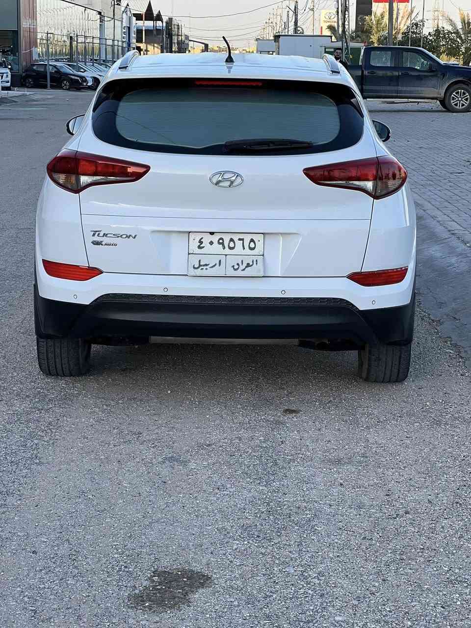 سلام عليكم للبيع توسان موديل 2017  خليجي السعر 172 وبي مجال مكفوله ضربه صبغ مواصفات مكينه 2000 دوش داخل بيجي تحكم ستيرن تبريد قطعتين كامره خلفيه دواره 3 وضعيات قياده مكينه وكير كفاله تخم تاير حداديه تبريد تدفئه رقم اربيل تحويل او وكاله
مكان السياره النجف
رقم الموبايل ***********
