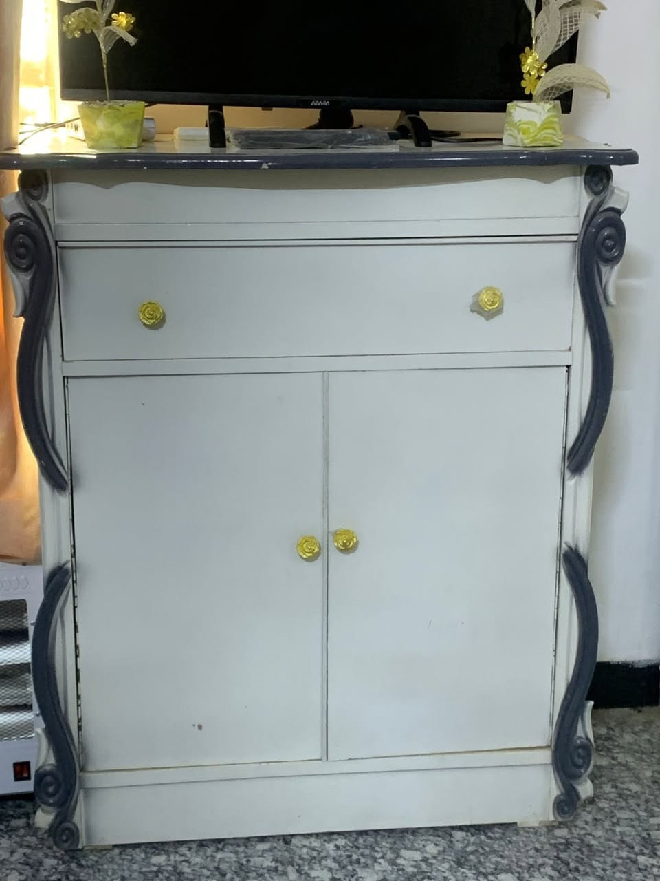 السلام عليكم عندي ها الغرفة عراقيه على تصميم تركي مستعمله شي قليل ونظافه ١٠٠/١٠٠ مكان بغداد اليوسفية سعره مليون 100 واكو توصل بكروه


**إذا كنت صاحب هذا الإعلان وتريد حذفه لأي سبب، رجاءا أرسل رسالة إلى الدعم الفني**