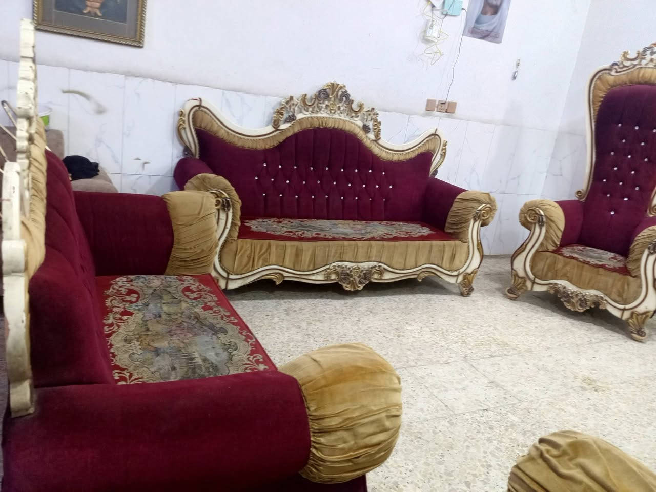 تخم ملكي تكمه نظيف جدا 10مقاعد ب275الف وبي مجال المكان الوشاش *********** يوجد توصيل  بكروة يوجد واتس اب
