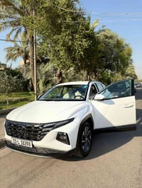 🚘 هيونداي توسان 2024 خليجي للبيع  ✅ مواصفات نص فل:  * محرك 2.0 أوتومات...
