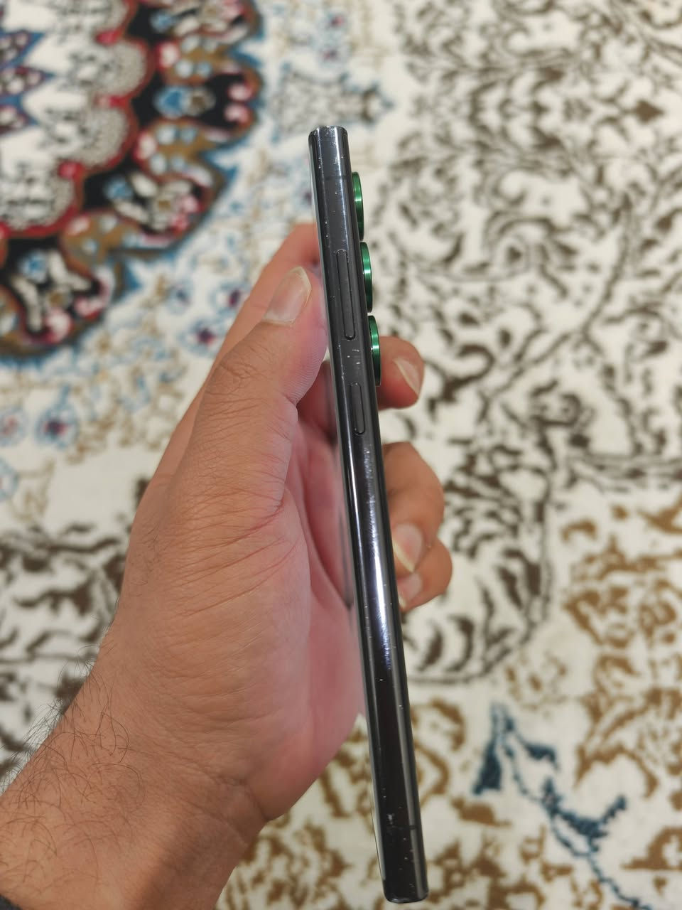 سامسون اس 23 الترا شرق اوسط بي نقطتين طالعات بالشاشة موضحات للبيع سعر 575 وبي مجال مكاني البصرة ***********
