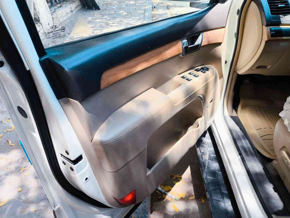 السلام عليكم مهافي موديل 2012 بسمي  خليجي بصمه ٧ راكب فقط نص فول اربع قطع صبغ بدون دواخل 
مكينه  كير مكفولات ٦ سلندر  مكينه بلادي حداديه مكفولات 
سياره نظيفه اشاير بلمري تحكم ستيرن شاشه 
تخم تایر جدید تبريد سياره ثلج بلادي ٣ قطع تبريد
ماشية 174 حقيقي ادك جرس🔔 من تعبر ١٢٠
السعر 137 وبيه مجال حق جيه  مكاني بغداد العبيدي 
رقمي ***********
مكلف بالنشر
