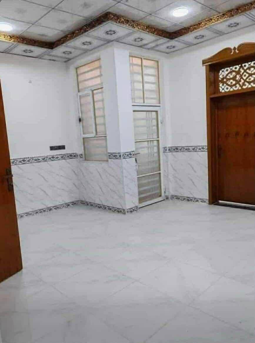 بيت الايجار130متر مامسكون لايجار
🏠  مقابل ملحق قرية الغدير  عمود 317 بلخط الثاني    يبعد عن شارع السوك  الرئيسي 150متر حقيقي

📍 الموقع: محافظة النجف الأشرف

بيت 130متر بناء جديد 
تانكي وسخان وخلاطات ومغاسل داخليه وخارجيه وخط وطني ومولد جاهز 

🟠 تصميم الخارطة : 

غرفتين   - صالة  -صحيات  -مطبخ - منورــ ستقبال كراج
ــــــــــــــــــــــــــــــــــــــــــــــــــــــــــــــــــ

سعر الايجار 300الف

او من خلال الارقام التالية. ‼️
***********
