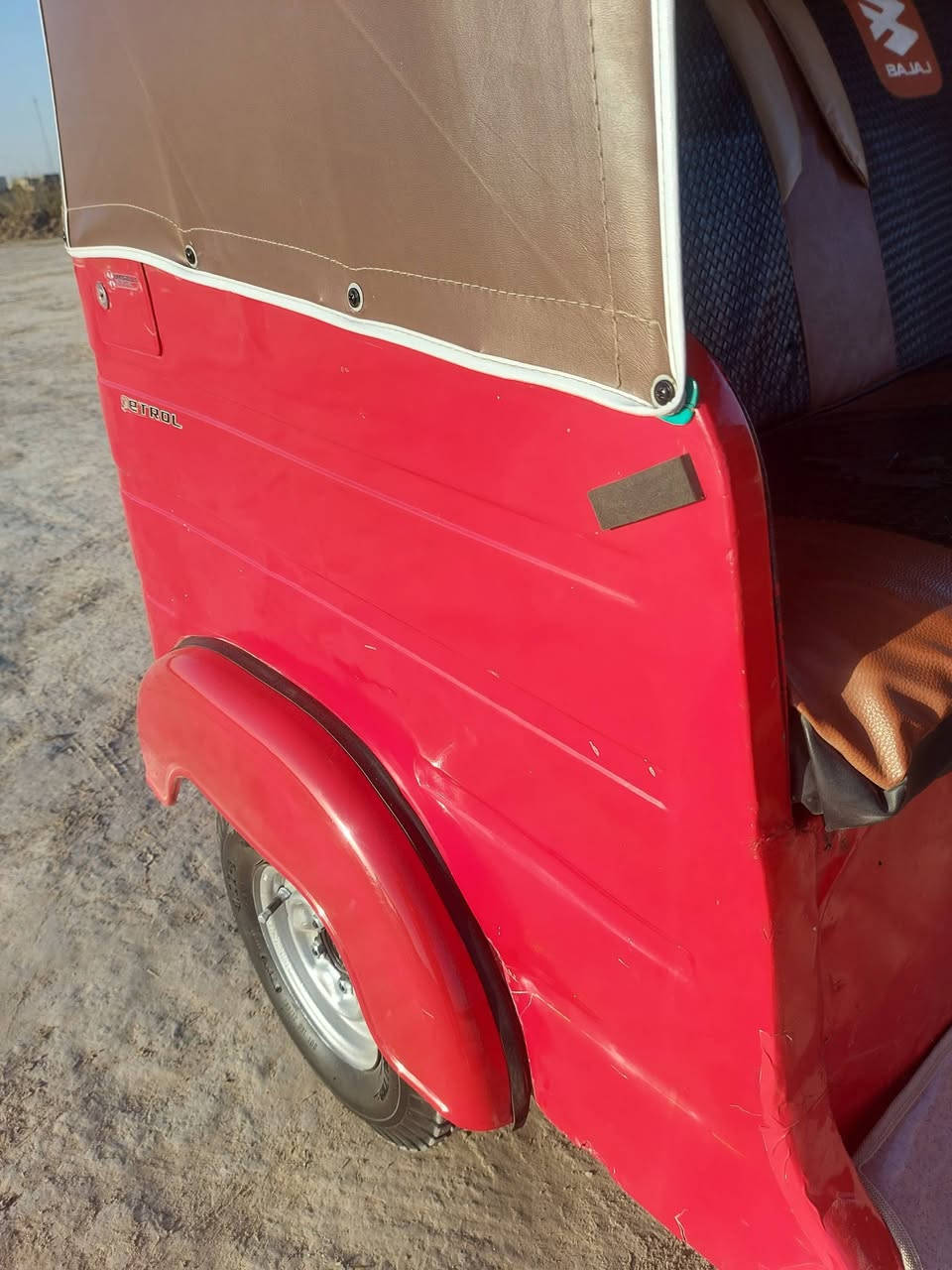 تكتك موديل 18 اوراق اصولي تكتك نضيفه معمره مصبوغه عام السعر 3700 وبيها مجال مكاني بابل القاسم ***********
