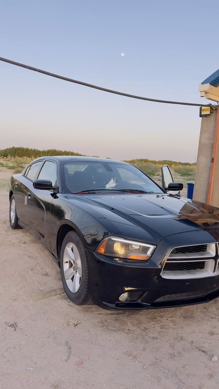 سلام عليكم جارجر 2014 كير كصبه محرك حداده باتري تايرات كله جديد سياره لوك شرط تراي 200 محرك هيمي تبريد ثلج سعر 50 ترهم مراوس اتصال***********
