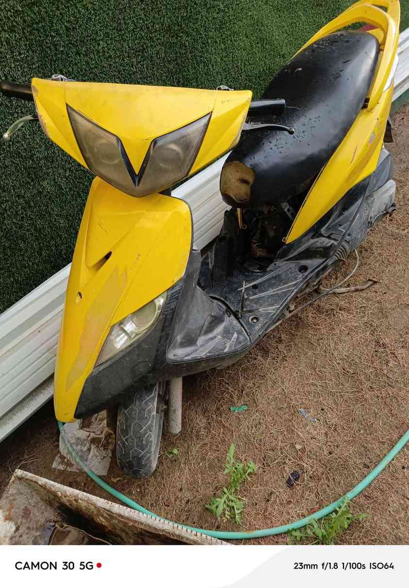 سلام عليكم اخوان عندي هاي دراجة ثعلب نكرة سلف شغالة كلشي شغال بيهه بس طلع بيهه صوت يمكل كلج مادري شغالة اوتمشي قفل 250الف مكان شعلة شارع هباوي اخوان اكرر طلع بيه صوت كالوكلج بعدمادري شغالة اوتمشي


**إذا كنت صاحب هذا الإعلان وتريد حذفه لأي سبب، رجاءا أرسل رسالة إلى الدعم الفني**