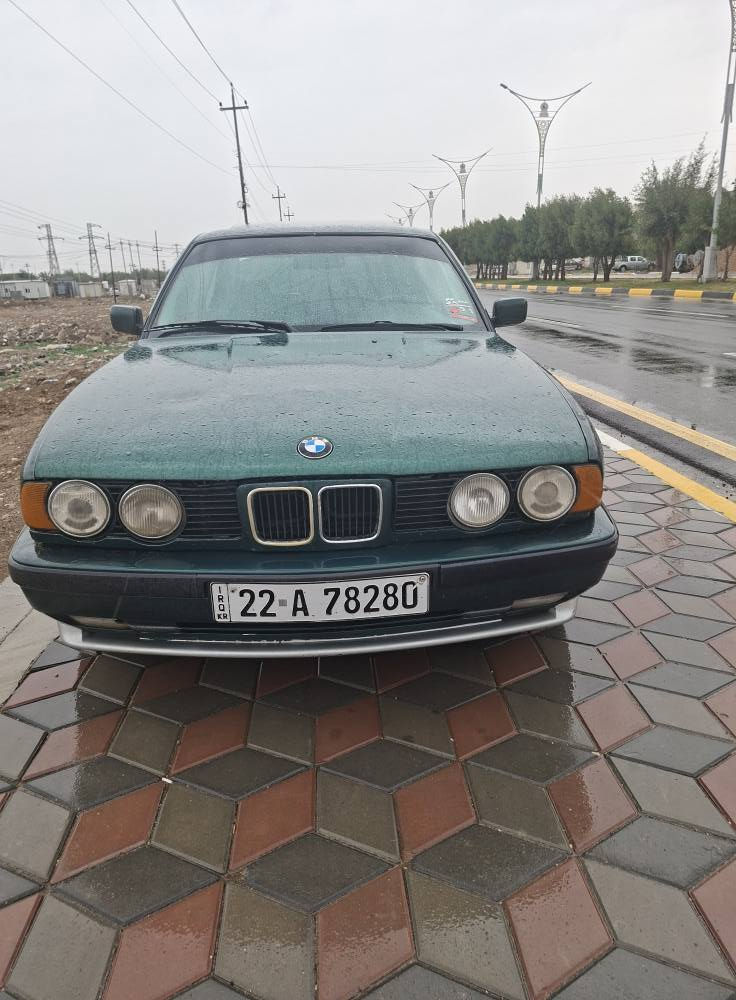 السلام عليكم للبيع بي ام ٥٢٥ اصل موديل ٩٢ رقم أربيل دولي تحويل مباشر كير عادي محرك كير كفاله صدر أمامي خلفي جديد صبغ احزام بدون اي ضرر خلاص بيع فقط السعر ٤٧ ورقه مجال حك الجيه فقط *********** ديالى بلدروز بلاد رز, ديالى
