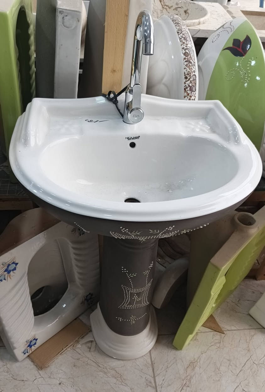 مغسله هندي السعر ٤٥ ألف. 
محلات الفهد ديالى كنعان 
***********
