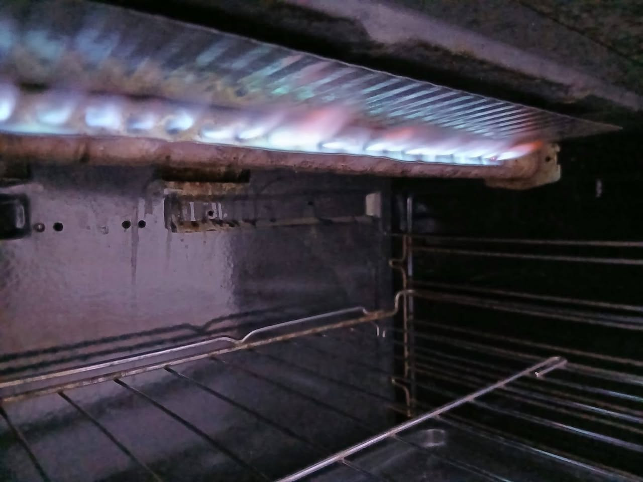 طباخ عشتار مصري للبيع شرط نضافه شغل السعر 175الرقم الهاتف ***********
