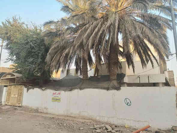 حي العروبه 3  خلف اسواق الربيع 
المساحة 356 متر مع فضلة 27 متر داخل البيت 

يحتوي على صاله واستقبال ومطبخ وغرفة عدد 3 والطابق الثاني يحتوي على غرفتين وحمام 

***********
