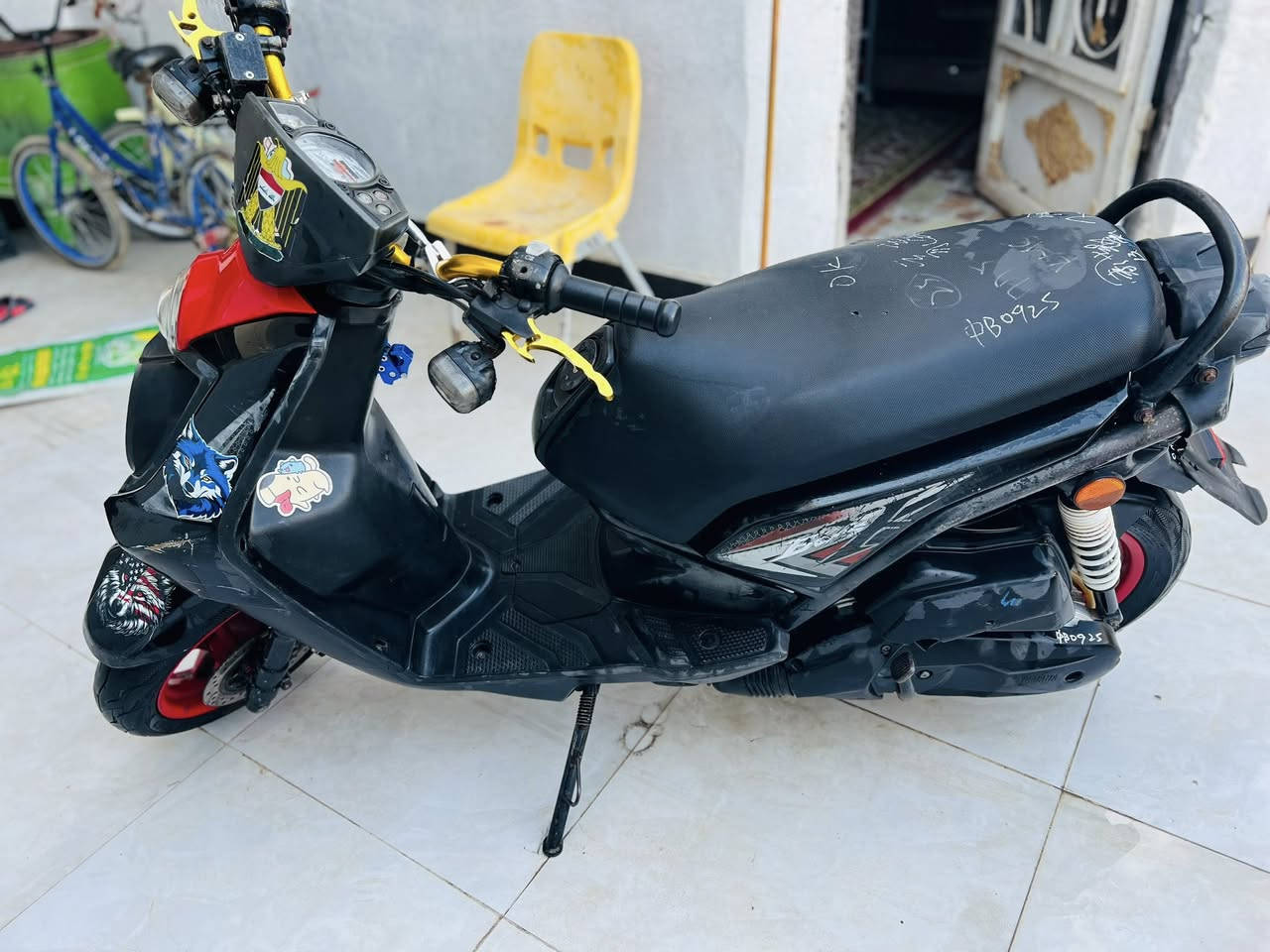 السلام عليكم دراجه سكنس جبلي للبيع رمبه طالع بشهر ال11 هاذ الراح دراجه تخبل ونضيفه كلهه بلاد بس شديت الهه ستيرن ويدات ولستيرن البلاد موجود 
عارضهه للبيع ودراجه خير من الله مشي وبطناش
هاذ رقمي للشراي ***********
