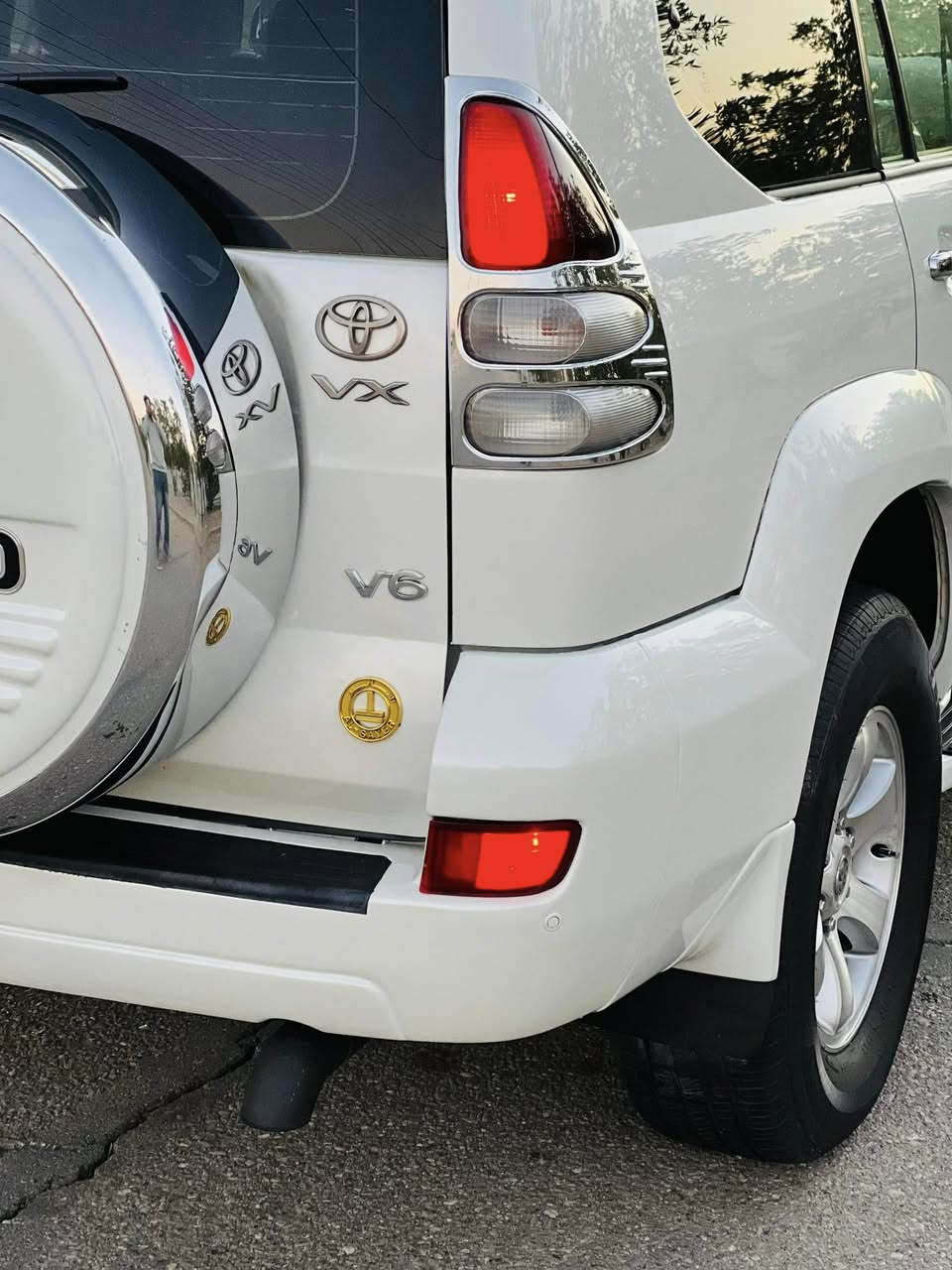 #البرادو_الجميل_بيع_سريع
سلام عليكم تيوتا برادو 2008 خليجي فول مواصفات 1/1 فتحه  
مكينه 6V/4000 مكفوله مع ((الكير اوتماتيك))
سياره جديده جدا مكفوله من الضربه والصبغ والتبديل  مع سونار مرفق بالمنشور فقط البنيد بيه تكشير صبغ ومصبوغ فقط (رقم بصره بسمي سنويه جديده وهزه 2031 دولي ) داخل عسلي 7 راكب فور ويل 3 قطع تبريد مع تبريد وتدفئه بالكشنات سبير تعليك كأمره شاشات 3 حساسات منضومه زنون اصلي تخم تاير حداده كله جاهزه من كلشي ستخدام شخصي 
عنواني البصره الاستفسار  ***********

سعرها معقول جدا 

لمعرفه السعر سوي تعليق على سوق بغداد أون لاين ـــــــ Baghdad Market Online
