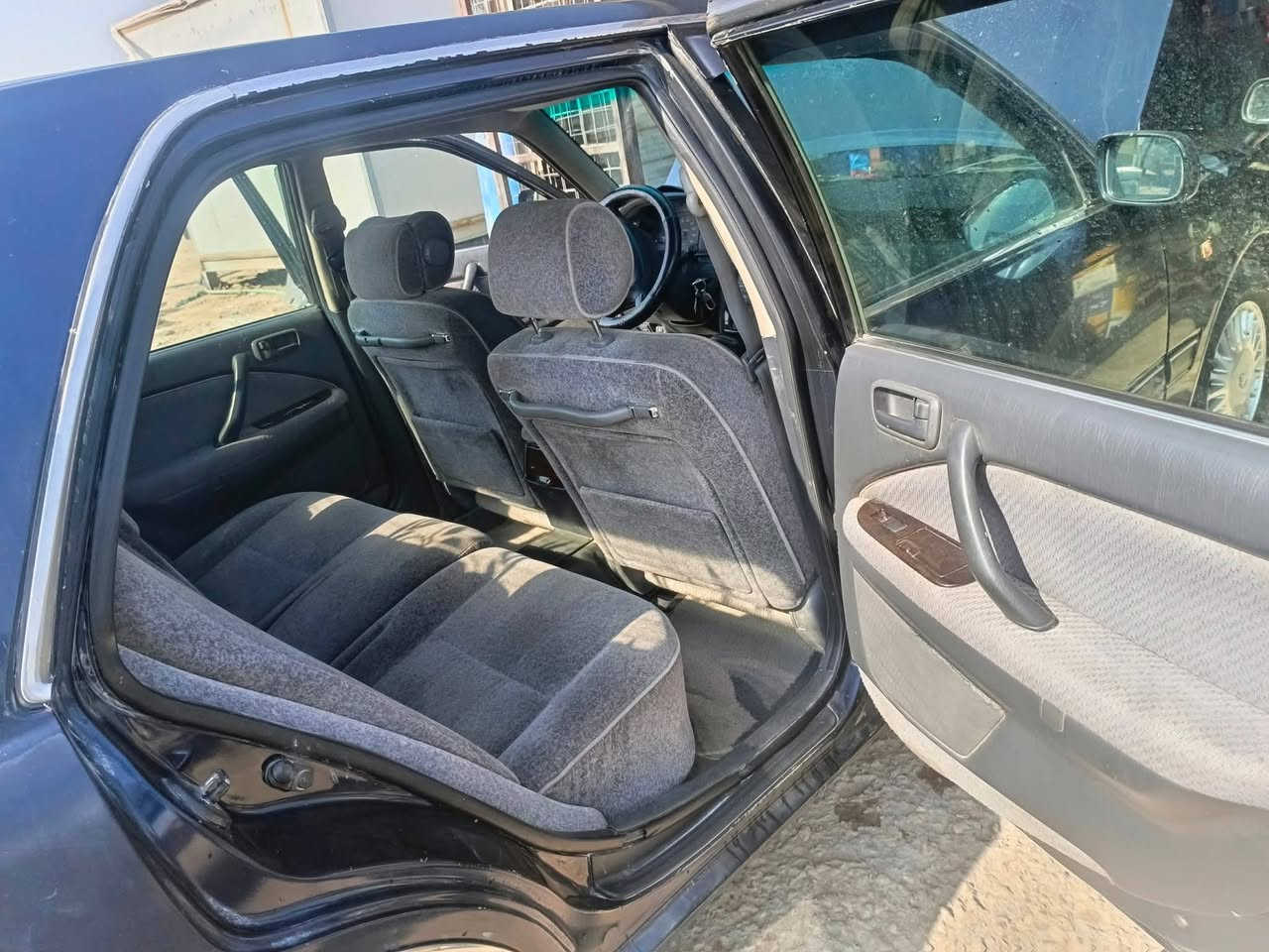 السلام عليكم
راس الثور تكم موديل 95 سياره جاهزه كفاله عامة ضربة وصبغ وعيب شرعي سياره نضيفه وجاهزه مكينة وكير تبريد ثلج قطعتين منظومة زنون تخم تاير كارتون رقم بصرة بأسمي تحويل ثاني يوم سياره جاهزه بمعنى الكلمه 
السعر 85
مكاني ناصريه 
***********
