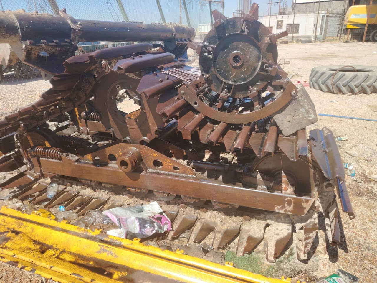 للبيع سرفه نيوهولند مشتغل موسم واحد ديالى ناحيه السلام 
‏‪***********‬‏
