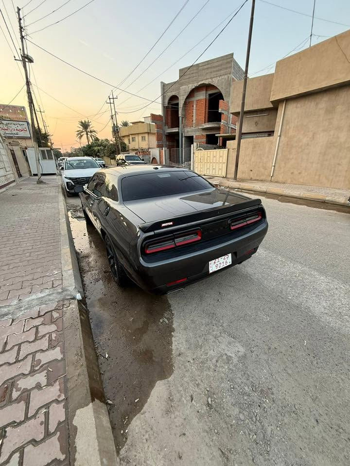 جالنجر 2023 بلاك توب ويل اسود جناح اسود سياره بجم كبس فقط باب وجاملغ شويه تعديل 
*********** 
مكان كركوك مرقم شمالي جاهز
