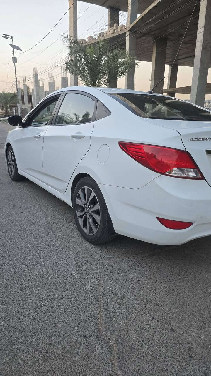 سلام عليكم 
اكسنت موديل ٢٠١٦ لون ابيض خليجي
رقم بغداد  مشروع وطني
شاشة وفتحت سقف
السيارة مابيه صبغ ابدا ولاضربة فقط تكحيلات بالدعامية
ماشية ٩٠ الف حقيقي
تخم تاير جديد 
تبريد جيد جدا 
المحرك والكير والصدر بحالة ممتازة 
معروضة ب ١١٨ ورقة وبيها مجال بسيط
 للاستفسار : ***********
