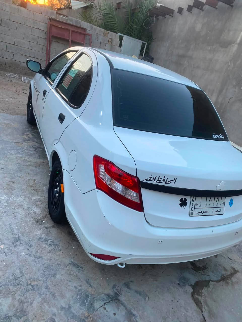 ساينه مديل2020
سياره كفاله عامه بدي كير محرك 
سياره تخم تاير حداده جديده بدي نضيف 
كماليات جاهزه من كلشي  تبريد ثلج
دواخل جلد لون اسود
السياره شاشه لايت زنون كشاف زنون 
ترايها اربيل سياره ربع ماتصرف عليها ماناقصها ايشي وكلشي بيها حلو 
سعر السياره 58 وبيها مجال 
تواصل. ***********
