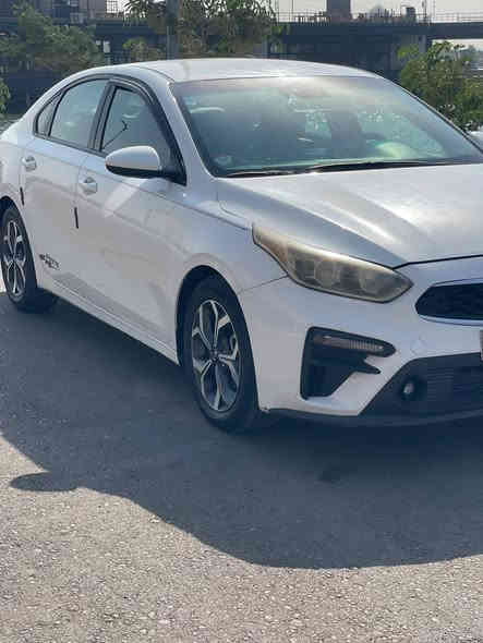 السلام عليكم
كيا فورتي موديل ١٩ وارد امريكي ماشيه ٦١ ميل
حادث جاملغ أو بنيد فقط صبغ ولباقي ليبل واحد
مواصفات 
شاشه جبيره +كار بلي 
تحكمات ستيرن 
تلث انضمه قياده 
كير ايتي 
مكينه جديده 
صدر جديد تخم تاير جديد 
سياره خير من الله 
رقم جديد سنويه جديد تحويل مباشر 
السعر ١٢٠ وبيهه مجال قليل حك الجيه السونار وصور الحادث بل منشور للاستفسار الاتصال على الرقم ***********
