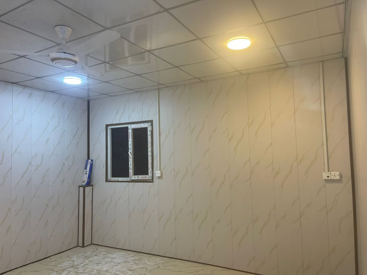 سلام عليكم شقة للايجار بغداد الجديدة المعلمين غرفة وصالة ومطبخ وحمام وتواليت طابق ثاني جاهزة وبناء جديد للاستفسار الاتصال ع الرقم ***********
