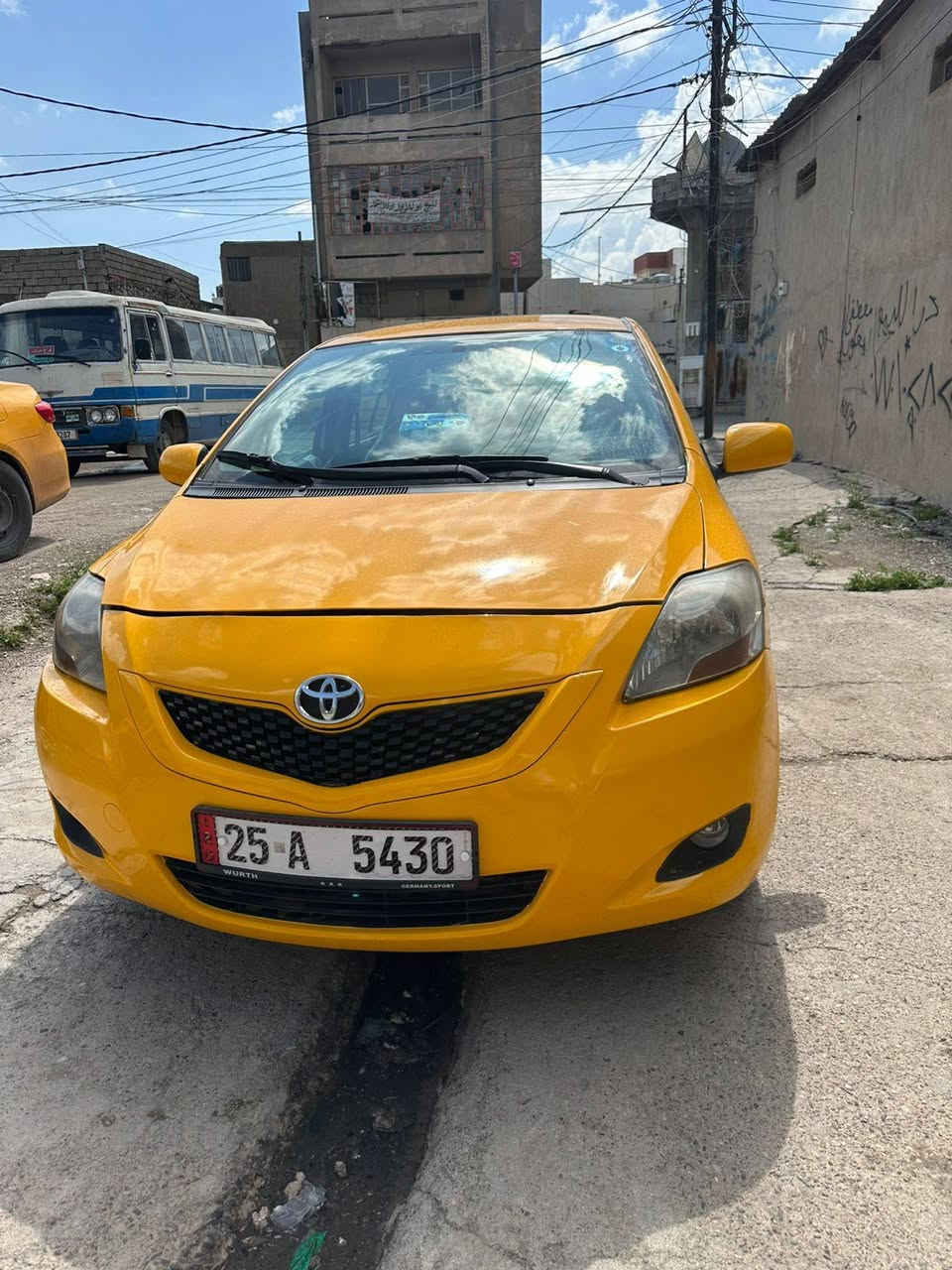 مكلف مكلف فقط لنشر //يارس للبيع موديل 2010 ضرر بي قطعتين جاملغ وباب فقط بدون دواخل رقم كركوك مشروع وطني دفتر بنزين موجود كير محرك تبريد بشرط هذا رقم صاحب سياره ***********
