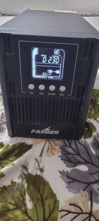 Farber 1KVA Online UPS  جدا نضيف وعلى الفحص ٢٠٠ الف وبي مجال مكاني بغد...