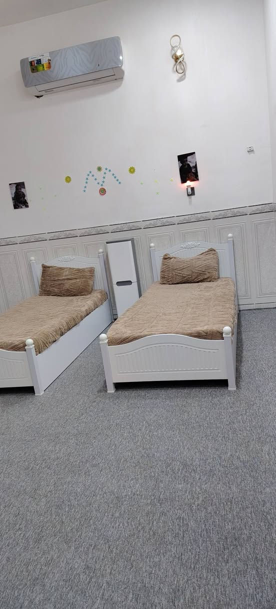 دار للبيع 200م شارع 15بناء جديد درجه اولئ السعر 220 وبي مجال للاستفسار ***********
