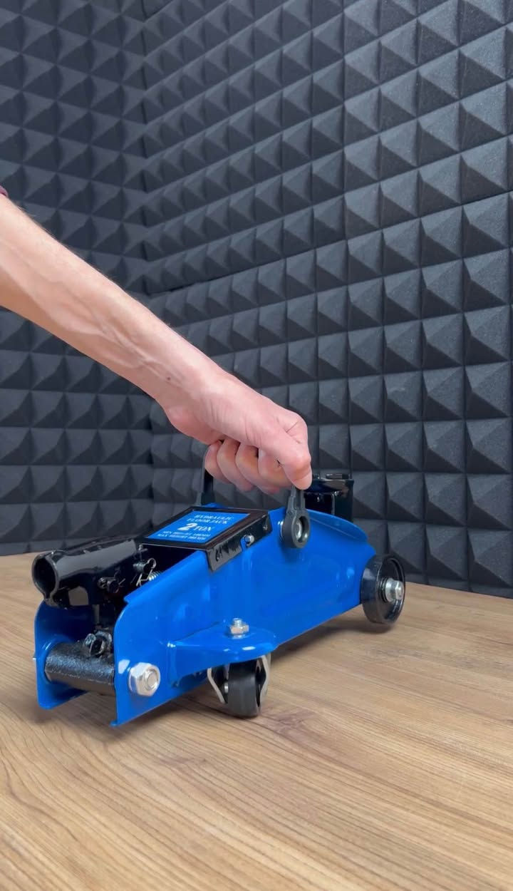 جك سيارة  2 طن جديد لوك بل كارتون #اصلي هيدروليكي الي مهتم يتم للتواصل على خاص او على واتس *********** بغداد, العراق
