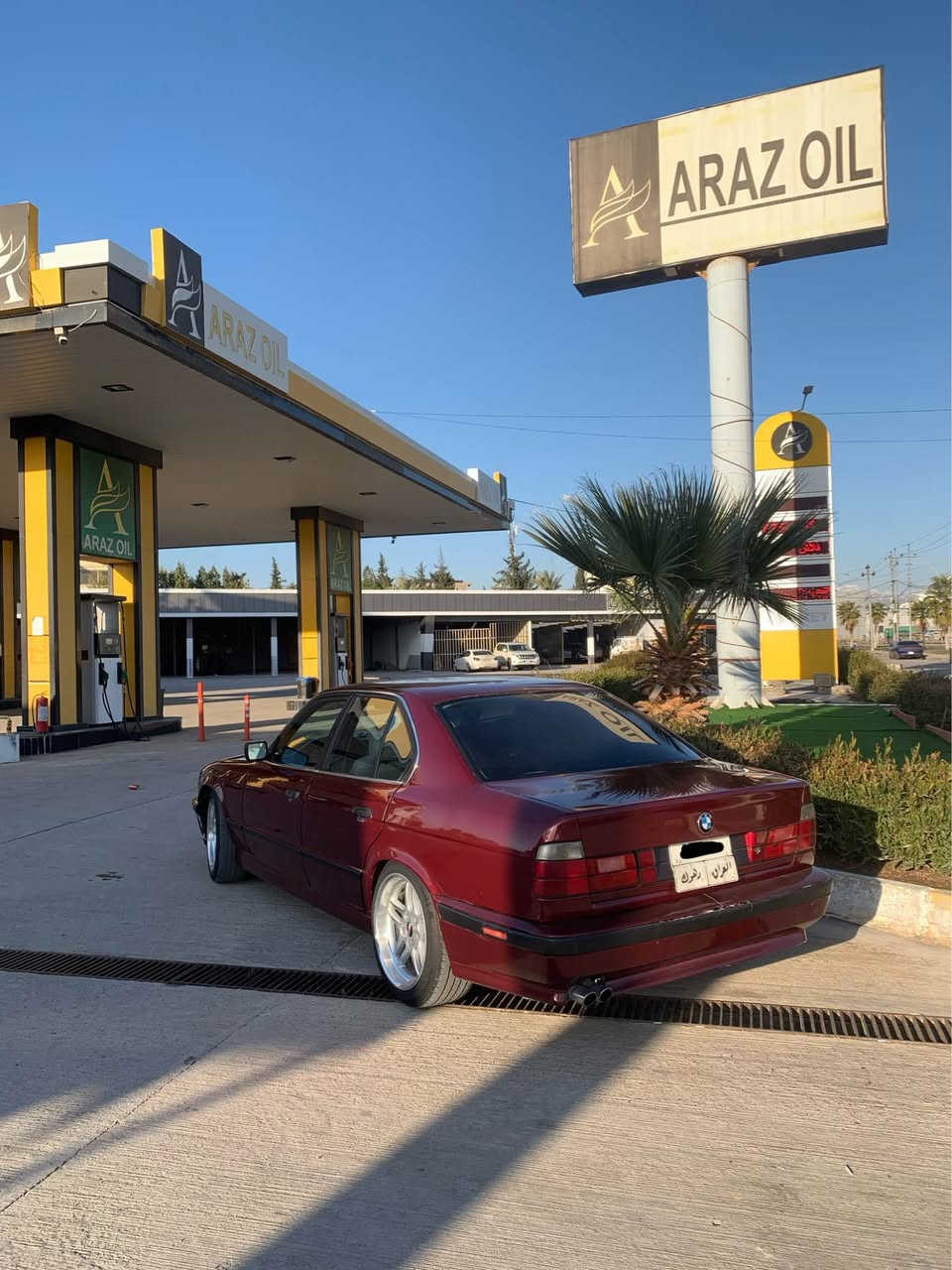 BMW 525 
1992
گير توماتيك 
٤جام كهرباي 
كوشن جلد و هيتر 
تبريد سه ر سويچي
گيرو مه كينه جديدن 
شاشه ايپاد 
عام بخ بو جاني. 
گيرو مه كينه كاره باي هه مى ب شه رتن 
***********📞📞 زاخو, دهوك
