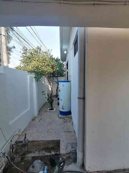 دار تجاري للبيع
مساحة الدار ٤٠٧م في حي الشرطه
مباشرتا في سايدين حي الشرطه
موقع مميز شارع خدمي عريض إضافة الئ ال سايدين الرئيسه
تحتوي على خمسه مشتملات محدثه و موجره (وارد سنوي) 

للإستفسار الاتصال على الارقام التاليه
***********  *********** 
***********
