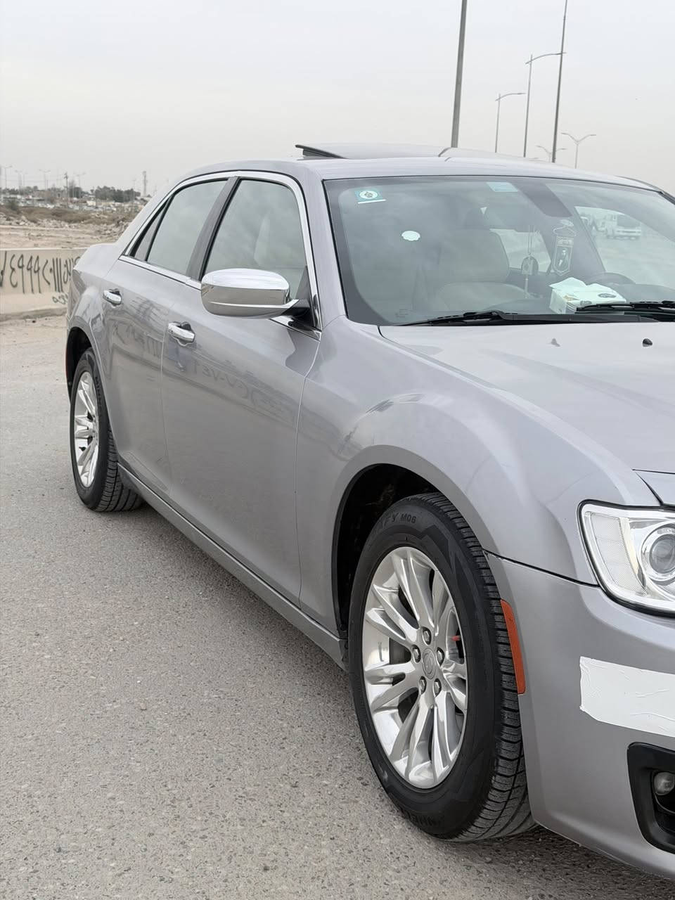 السلام عليكم سياره للبيع وبامه 2017 داخله كندي بكتاب ضباط بيهه 3 قطع صبغ و قطعه تبديل جاملغ جهت العبري300c فول مواصفات بانو رامه تحكم ستيرن شاشه كبيره خزن ميموري تحكم كشنات  داخل لونين بلاد كشنات تدفئه تبريد وبيهه هواي موصفات مواصفات ل c معروفه محرك 3600 v6 وسعرهه 235 ورقه وبيهه مجال واي ستفسار التواصل عل رقم ***********
