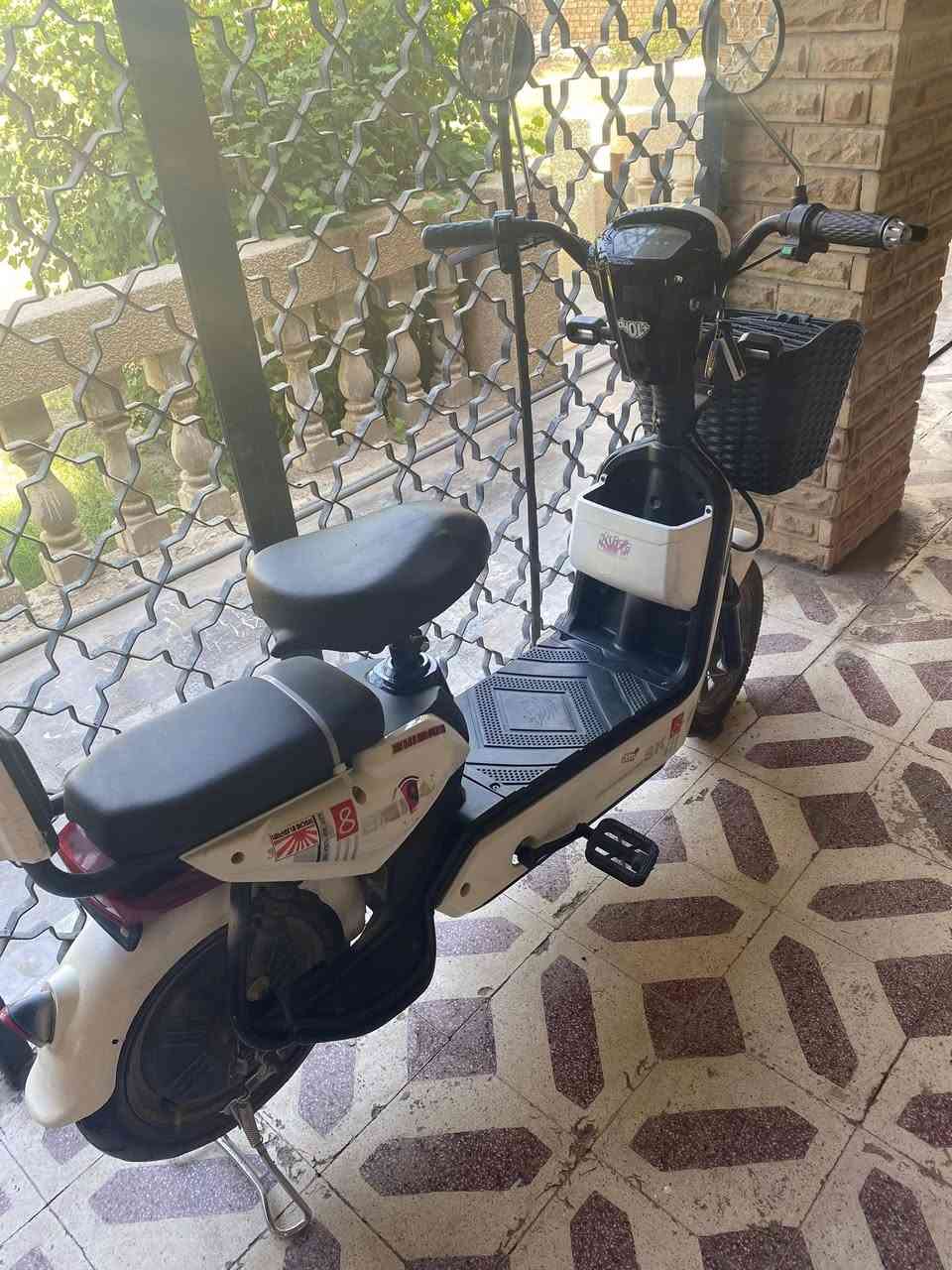 دراجه شحن موديل 2024البيع بس بيه شغل وحده بطاريه وحده واكفه سعر 190هذا رقمي ***********
