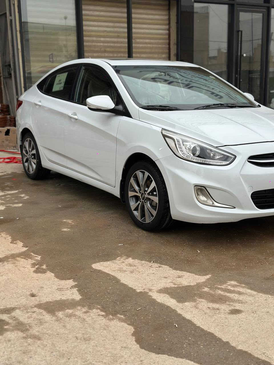 السلام عليكم 
اكسنت ١٨ خليجيه بيهه بارد قليل
***********
