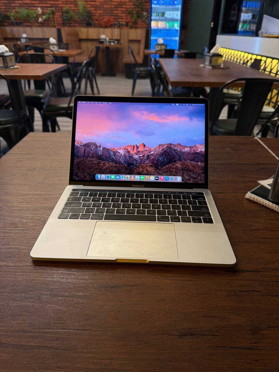 ماك بوك برو 2017 قیاس 13i
ذاكرة 512
اخو الجديد نظافة 1000000% مشحون فقط 118 مرة

غراض كاملة

السعر 570  الف


**إذا كنت صاحب هذا الإعلان وتريد حذفه لأي سبب، رجاءا أرسل رسالة إلى الدعم الفني**